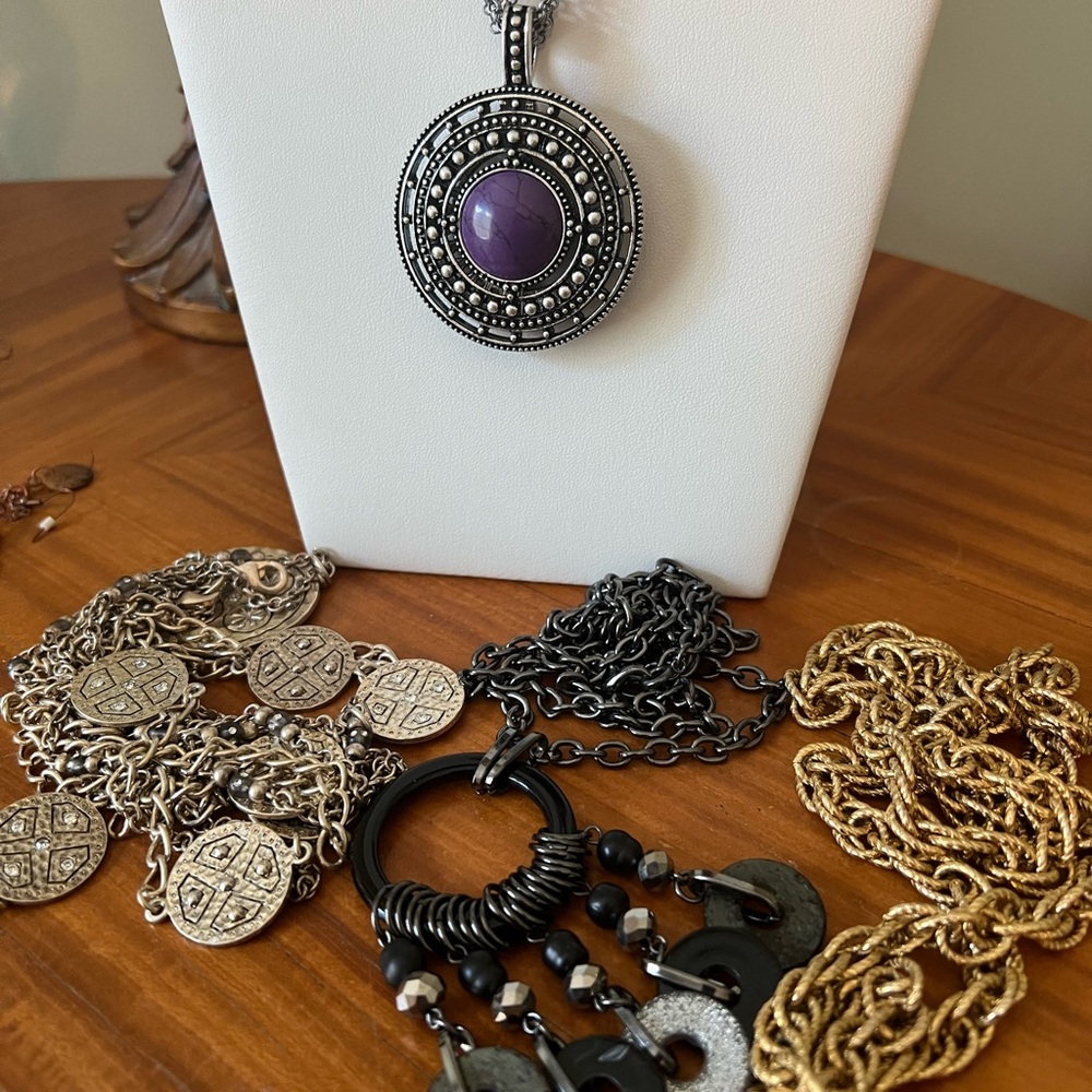 Lot Of Costume Jewelry- Earrings And Necklaces- 15 Pieces, Premier Designs Incl. - Picture 6 of 9